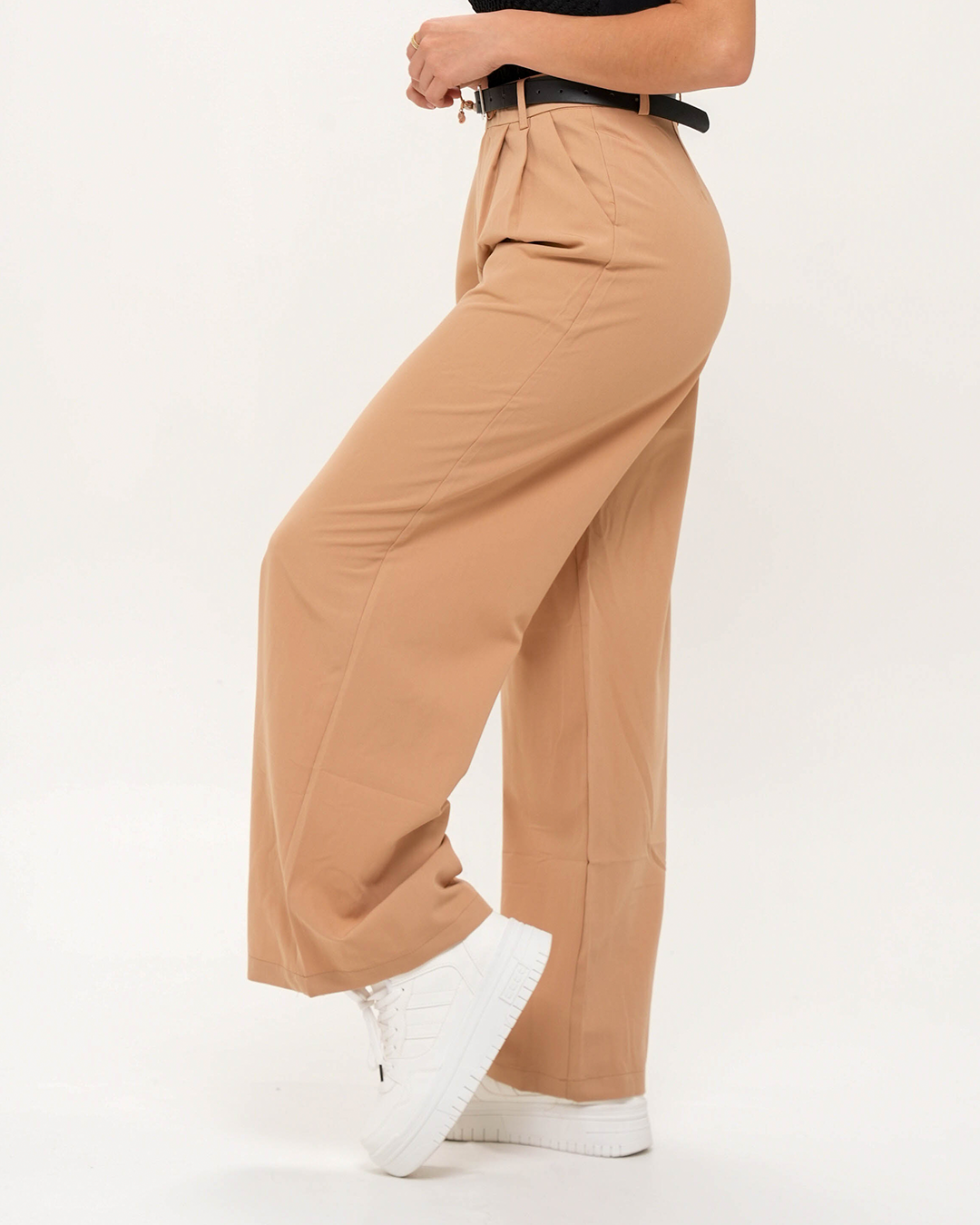 𝑷𝒂𝒏𝒕𝒂𝒍𝒐́𝒏 𝑴𝒊𝒍𝒂𝒏 𝑪𝒂𝒎𝒆𝒍