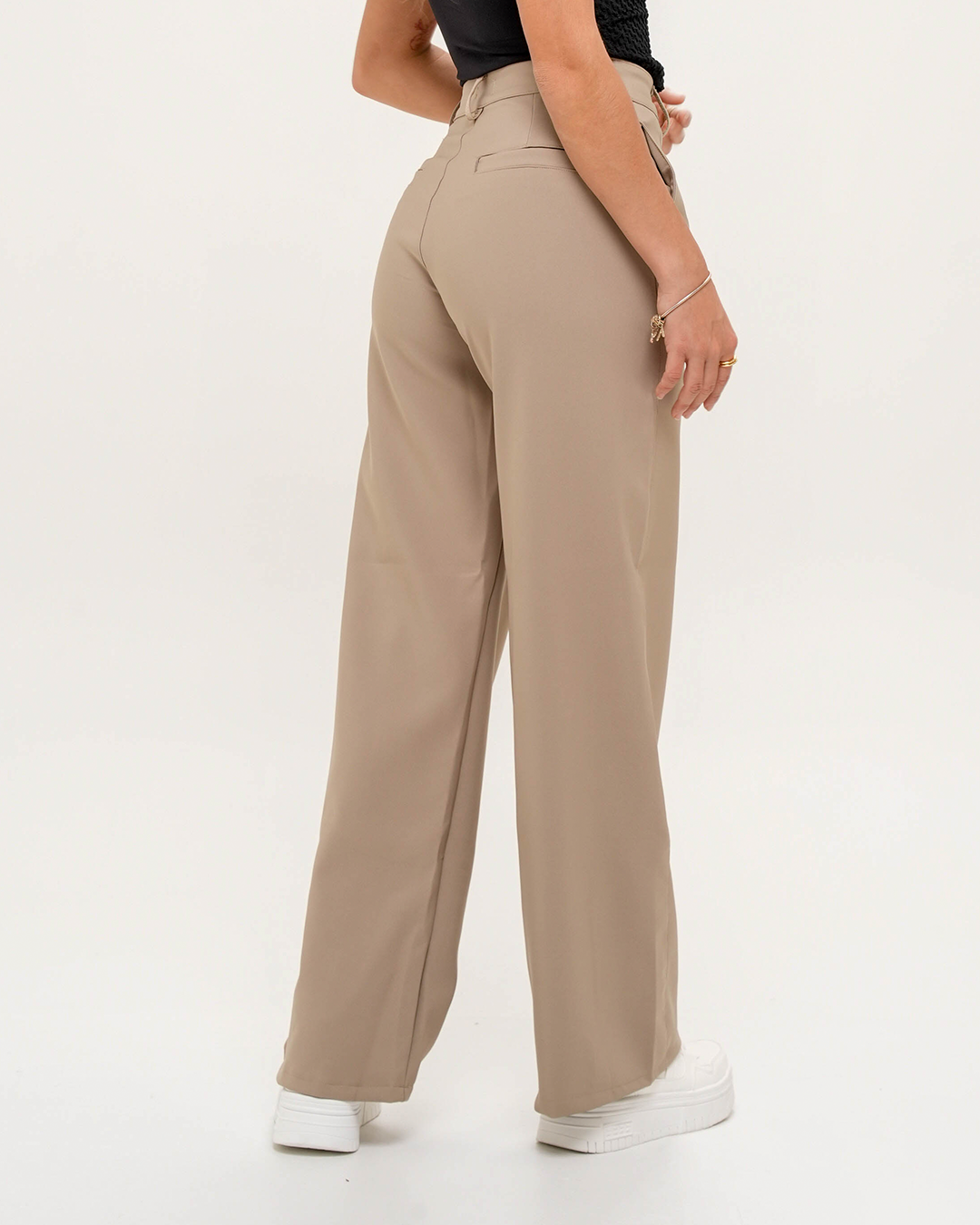 𝑷𝒂𝒏𝒕𝒂𝒍𝒐́𝒏 𝑷𝒂𝒍𝒂𝒛𝒛𝒐 𝑩𝒆𝒊𝒈𝒆