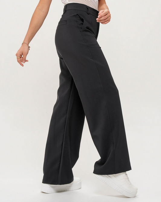 𝑷𝒂𝒏𝒕𝒂𝒍𝒐́𝒏 𝑷𝒂𝒍𝒂𝒛𝒛𝒐 𝑵𝒆𝒈𝒓𝒐