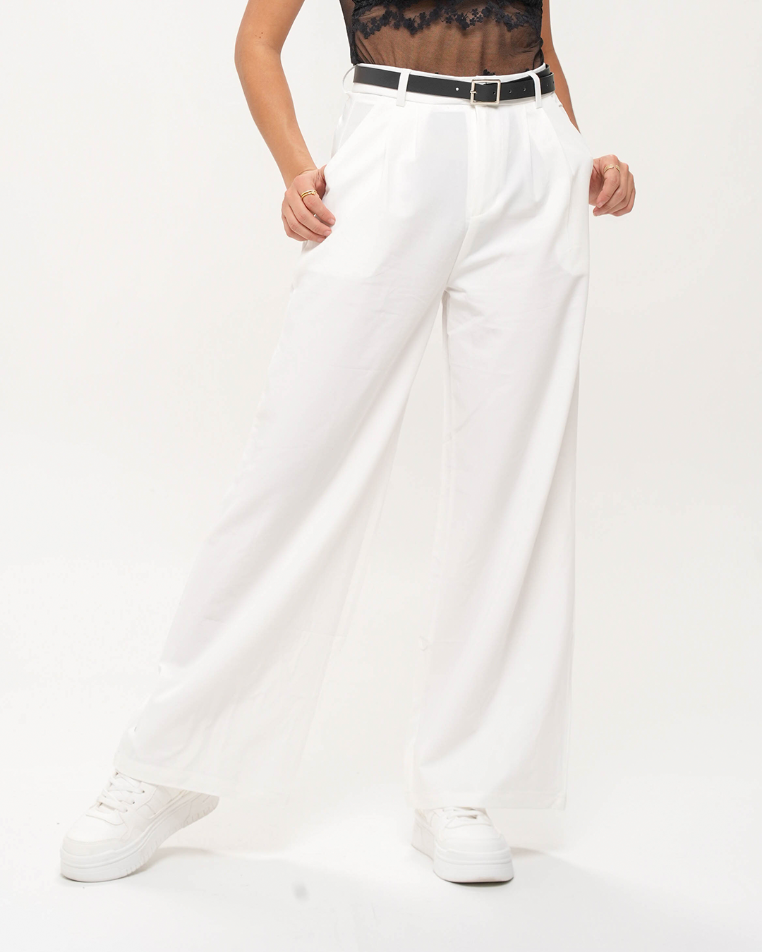 𝑷𝒂𝒏𝒕𝒂𝒍𝒐́𝒏 𝑴𝒊𝒍𝒂𝒏 𝑩𝒍𝒂𝒏𝒄𝒐