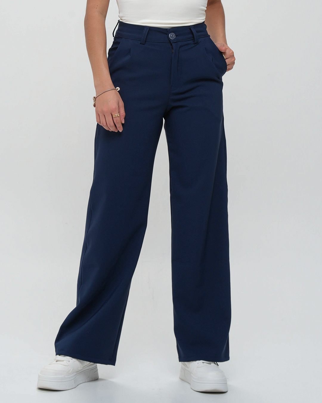 𝑷𝒂𝒏𝒕𝒂𝒍𝒐́𝒏 𝑪𝒍𝒂𝒔𝒊𝒄𝒐 𝑨𝒛𝒖𝒍 𝑶𝒔𝒄𝒖𝒓𝒐