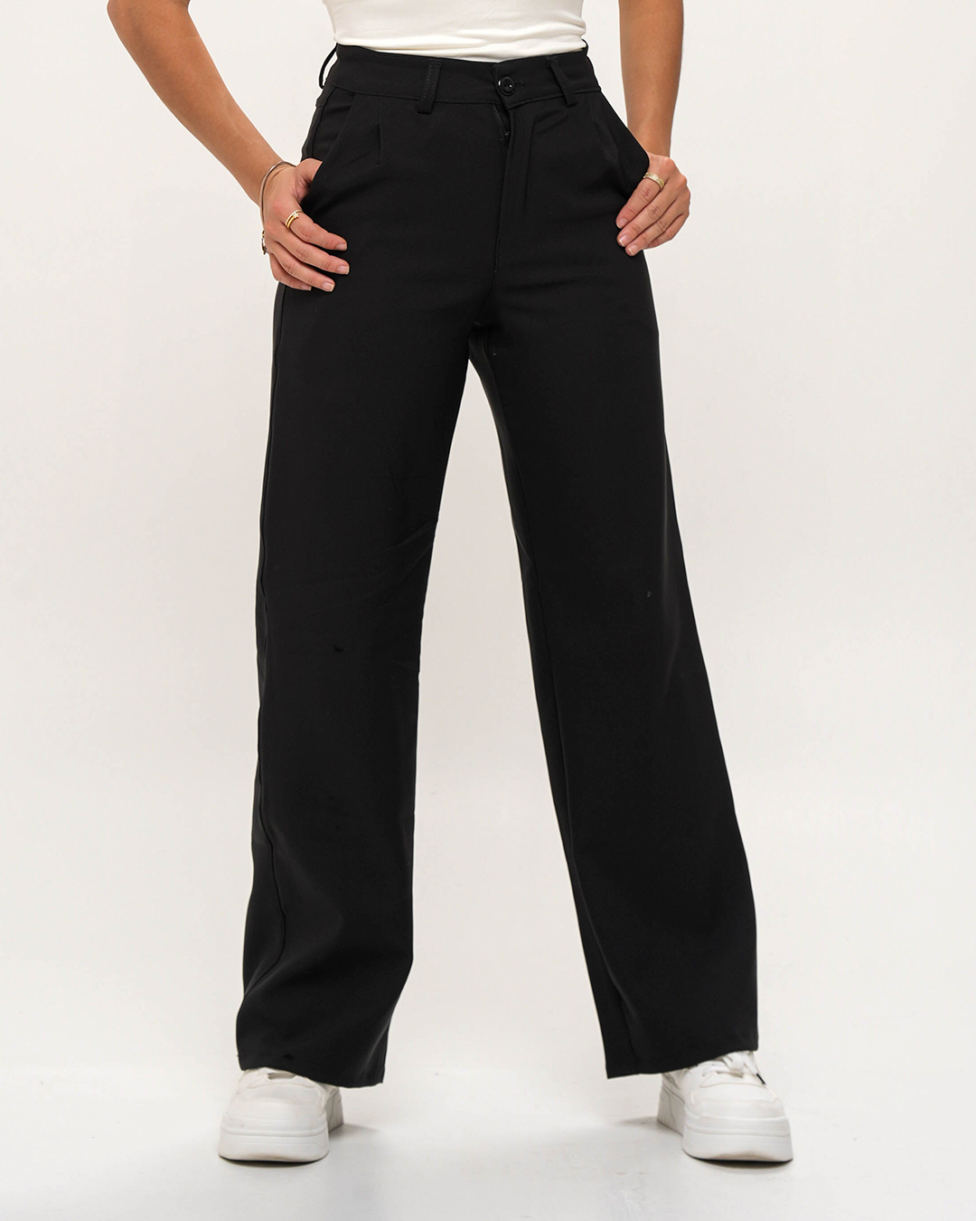 𝑷𝒂𝒏𝒕𝒂𝒍𝒐́𝒏 𝑪𝒍𝒂𝒔𝒊𝒄𝒐 𝑵𝒆𝒈𝒓𝒐