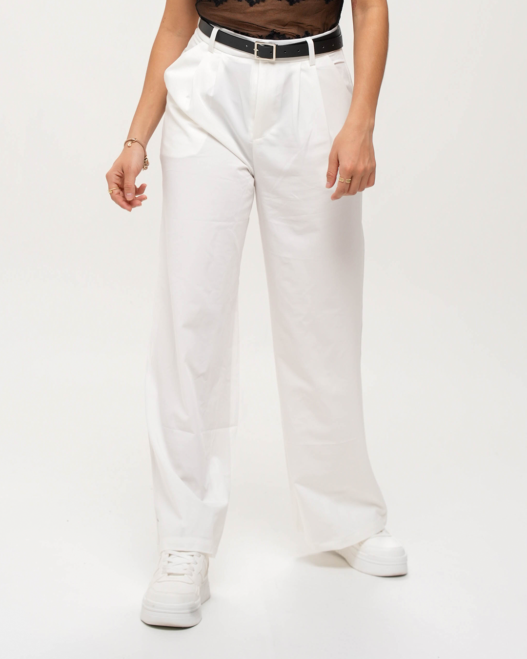 𝑷𝒂𝒏𝒕𝒂𝒍𝒐́𝒏 𝑴𝒊𝒍𝒂𝒏 𝑩𝒍𝒂𝒏𝒄𝒐