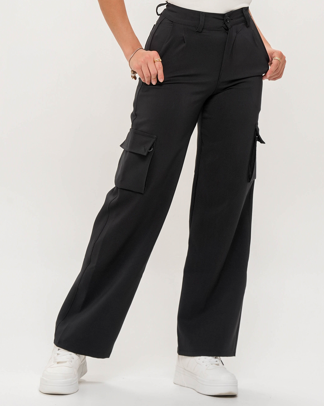 𝑷𝒂𝒏𝒕𝒂𝒍𝒐́𝒏 𝑪𝒂𝒓𝒈𝒐 𝑵𝒆𝒈𝒓𝒐