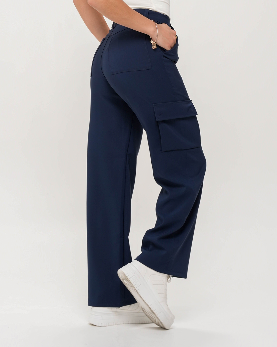 𝑷𝒂𝒏𝒕𝒂𝒍𝒐́𝒏 𝑪𝒂𝒓𝒈𝒐 𝑨𝒛𝒖𝒍 𝑶𝒔𝒄𝒖𝒓𝒐